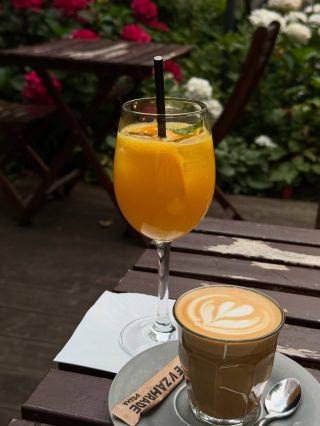 všehochuť 🙏🏼🤍 1. best combo 🤌🏼 2. Italiens 3. night music sessions 4. kluci a jejich svět 5. tiramisu nikdy neublíží 6....